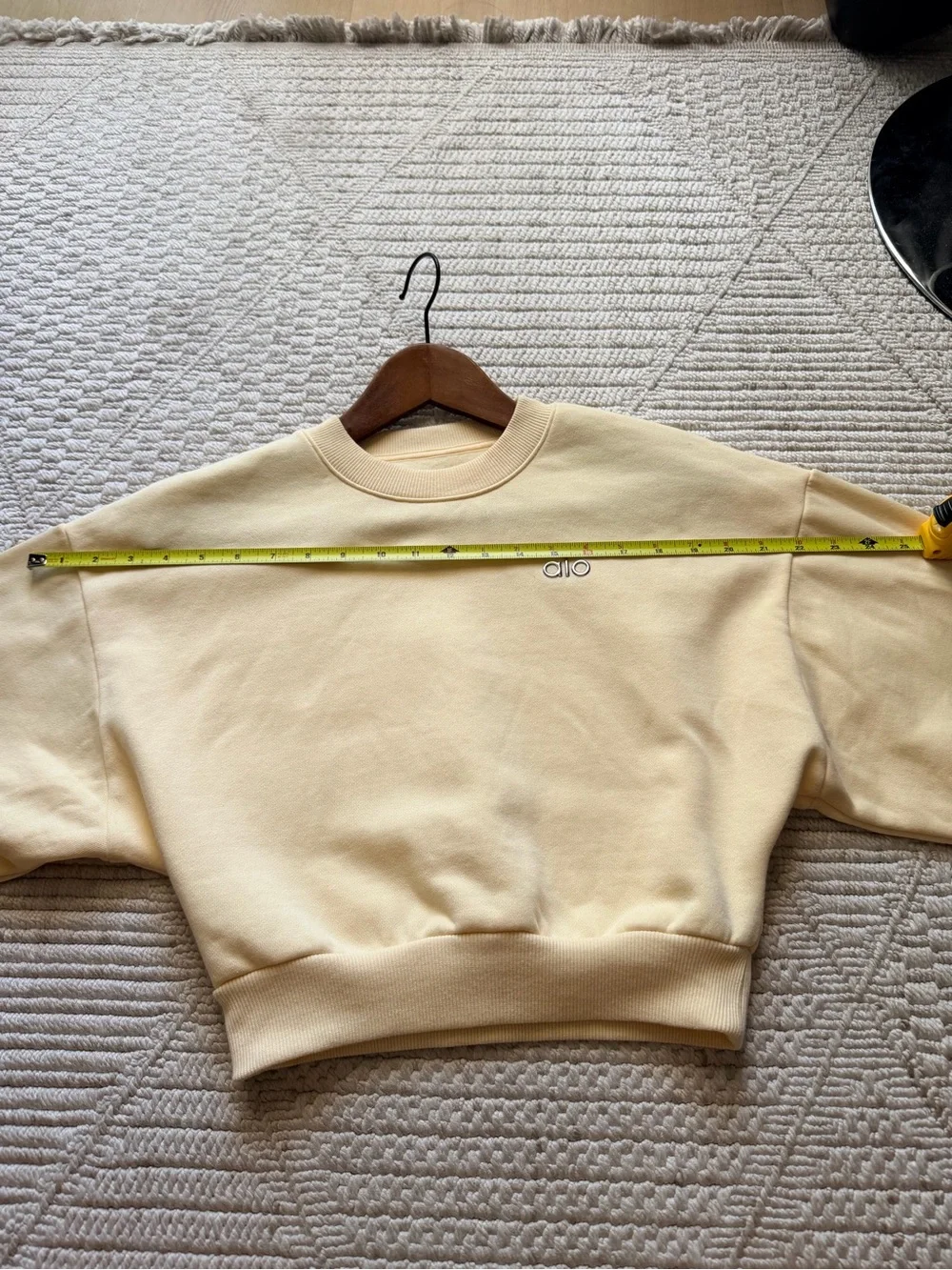 ALO Cropped Accolade Crewneck XS (estimate)